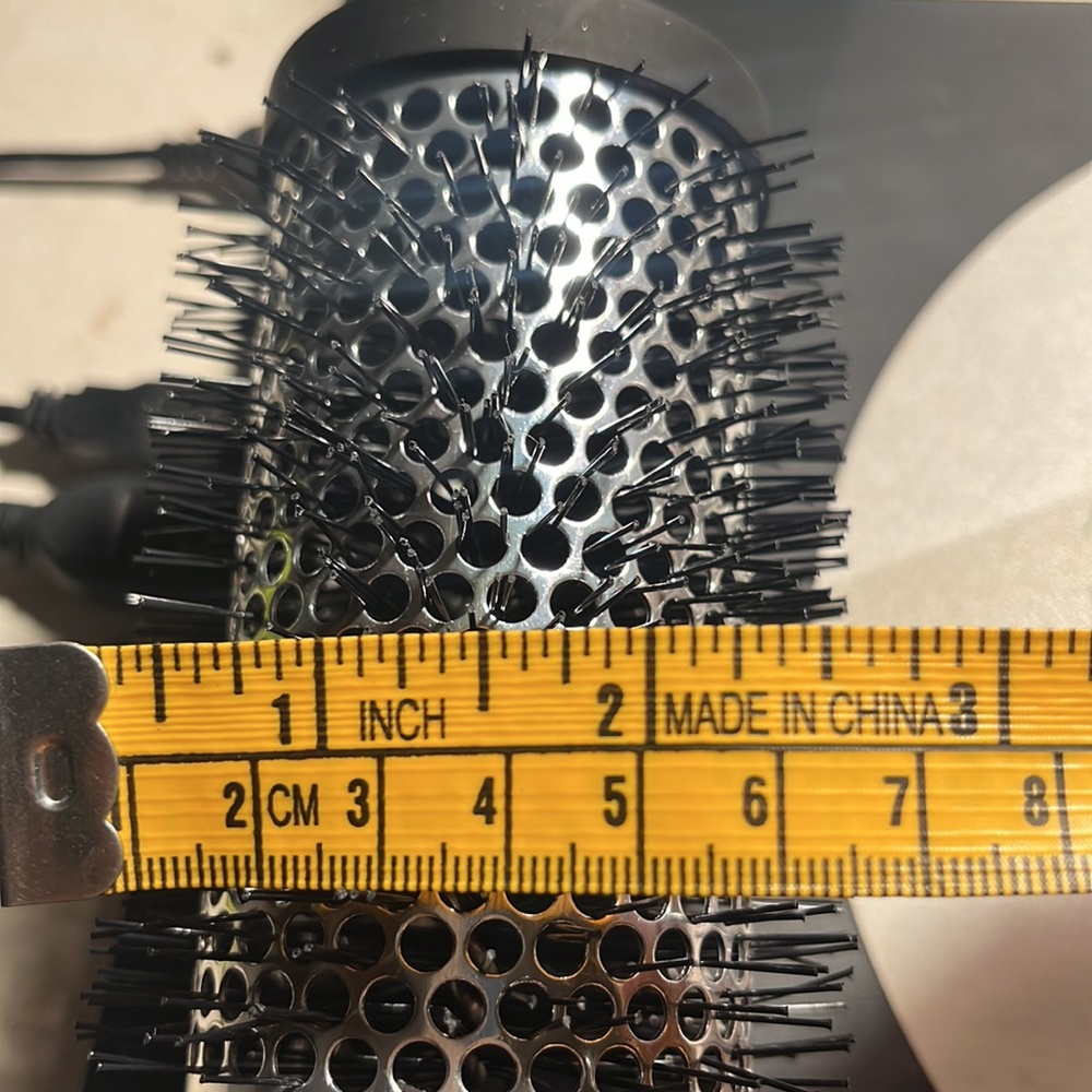Avon thermal styling round bristle brush - Picture 5 of 6